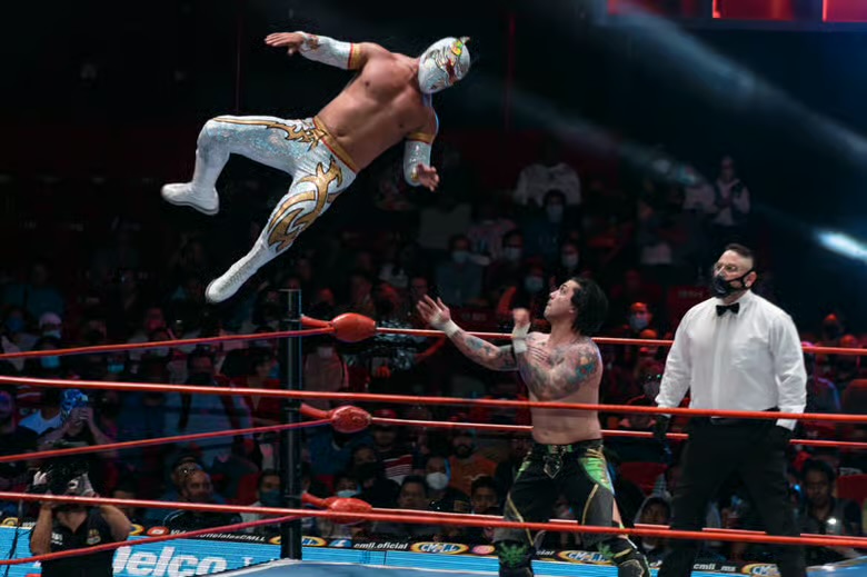 Noche de lucha libre, tequila y tour por cantinas